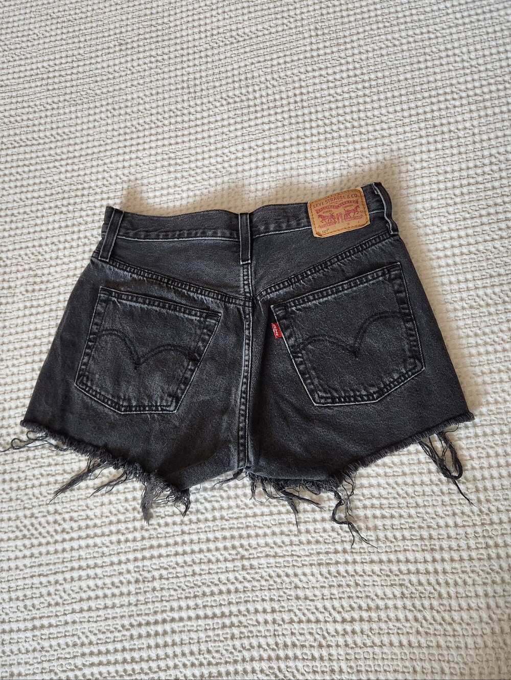 Set Of 2 Levi's Denim Shorts - Picture 4 of 7